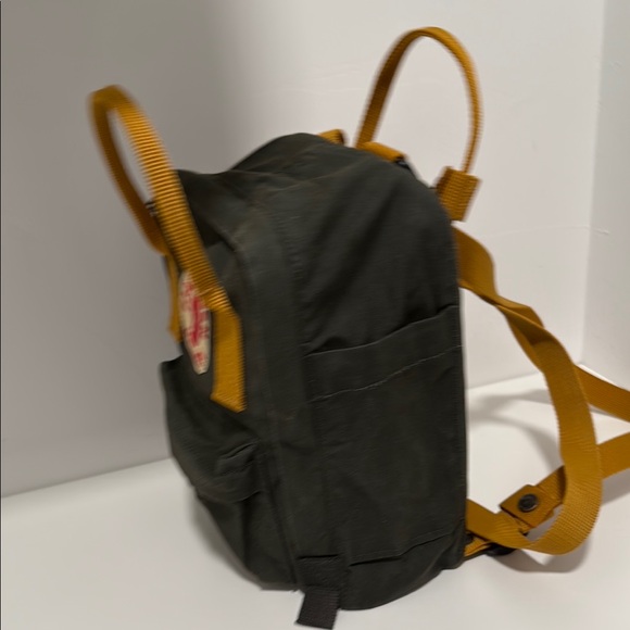 Kånken Mini Backpack - Picture 3 of 9